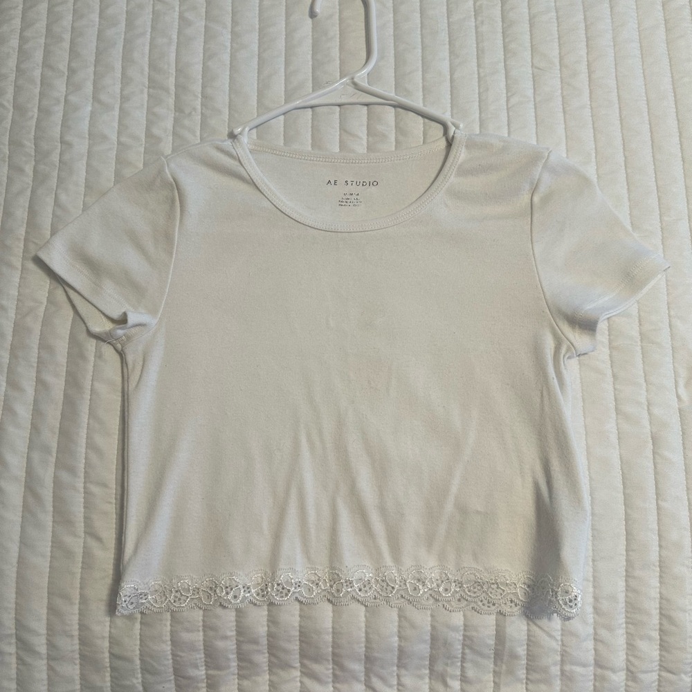 White American Eagle Crop Top